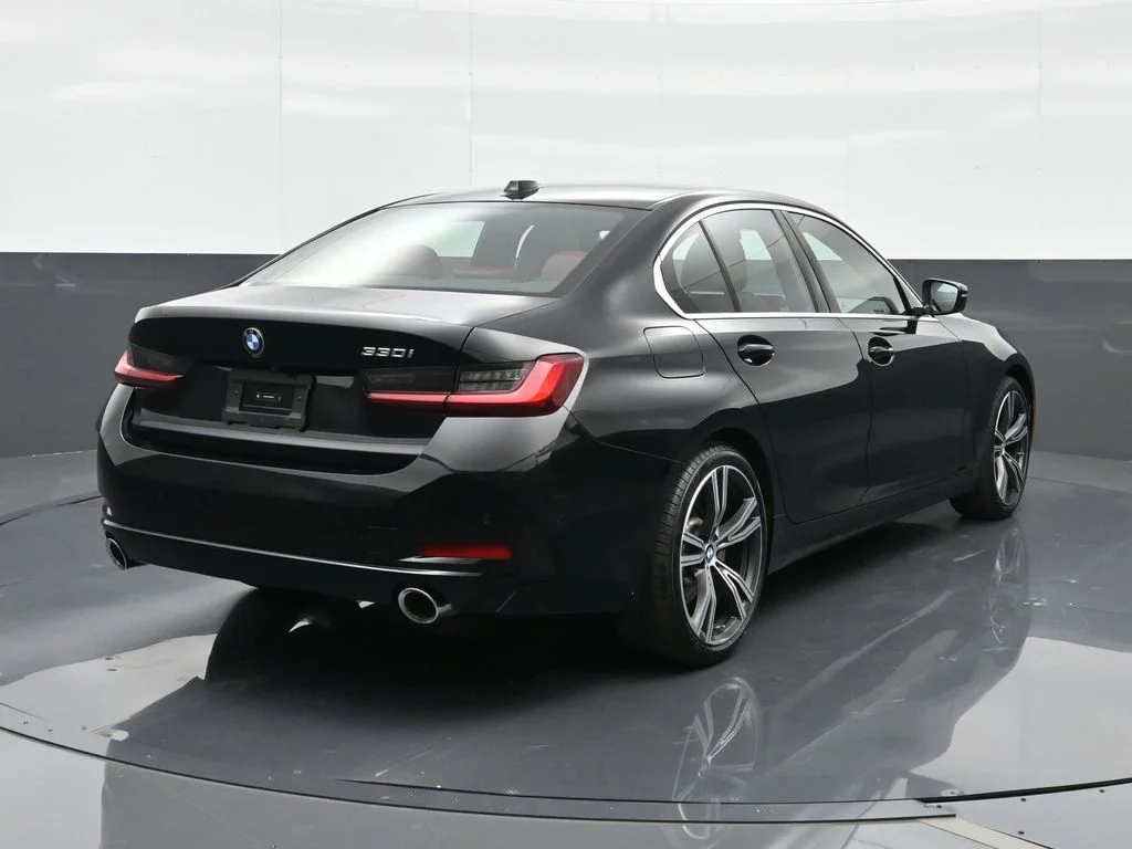 2024 BMW 3 Series 330i - Photo 14