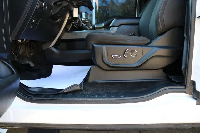 Used 2016 White Ford XLT image 9