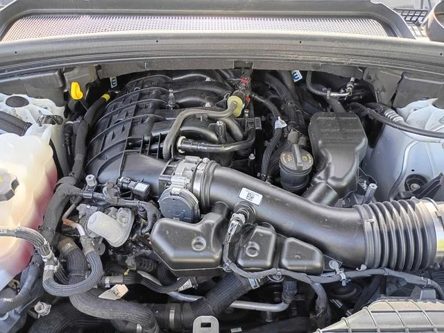 Used 2023 White Jeep Laredo image 22