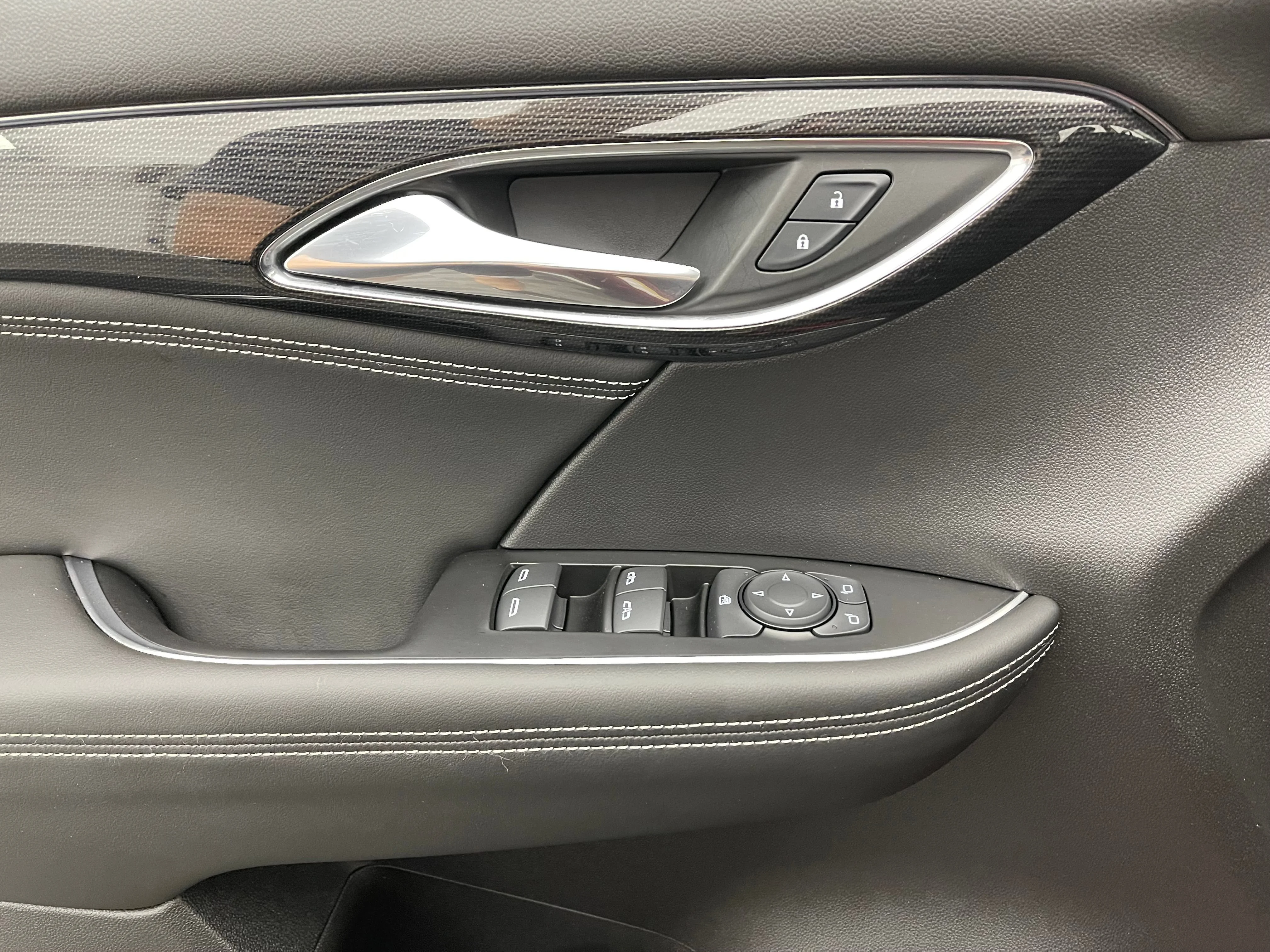 Used 2023 CINNABAR METALLIC Buick Preferred image 16