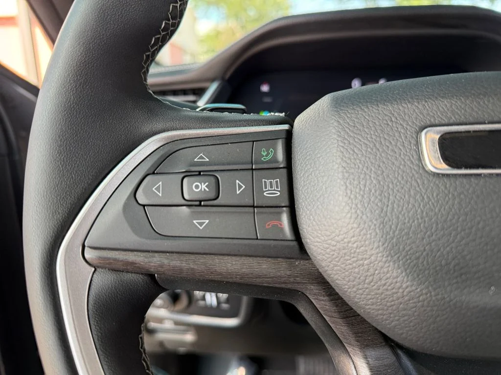 Used 2025 Gray Jeep 4xe image 24