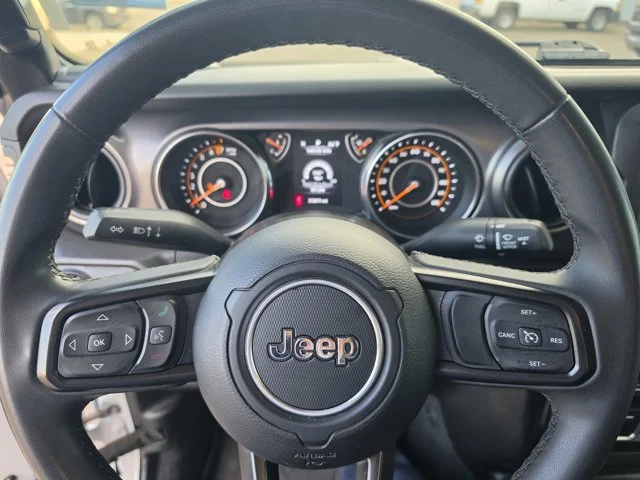 Used 2023 Silver Jeep Sport S image 10