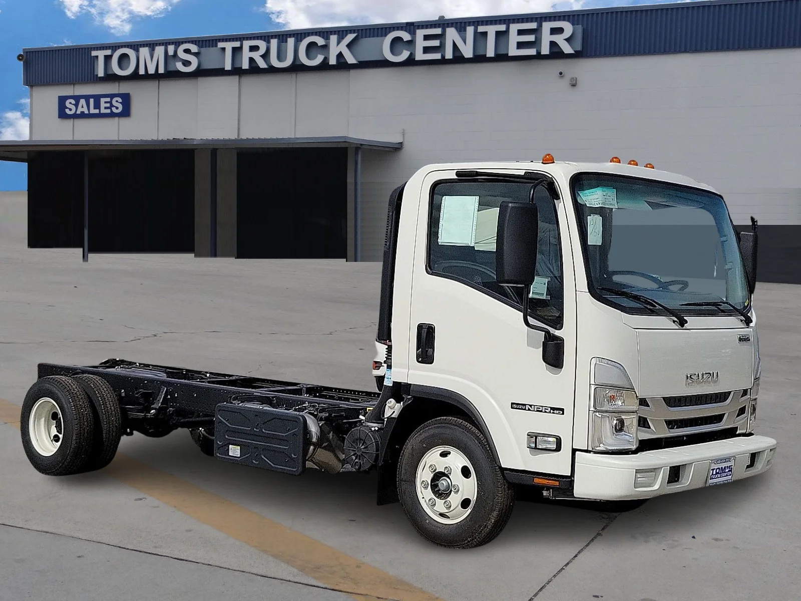 2024 Isuzu NPR-HD's photo