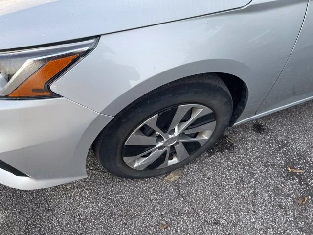 Used 2020 Silver Nissan 2.5 S image 5