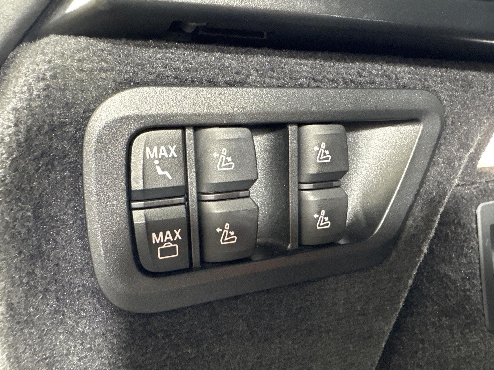 Used 2024 Brooklyn Grey Metallic BMW M60i image 23