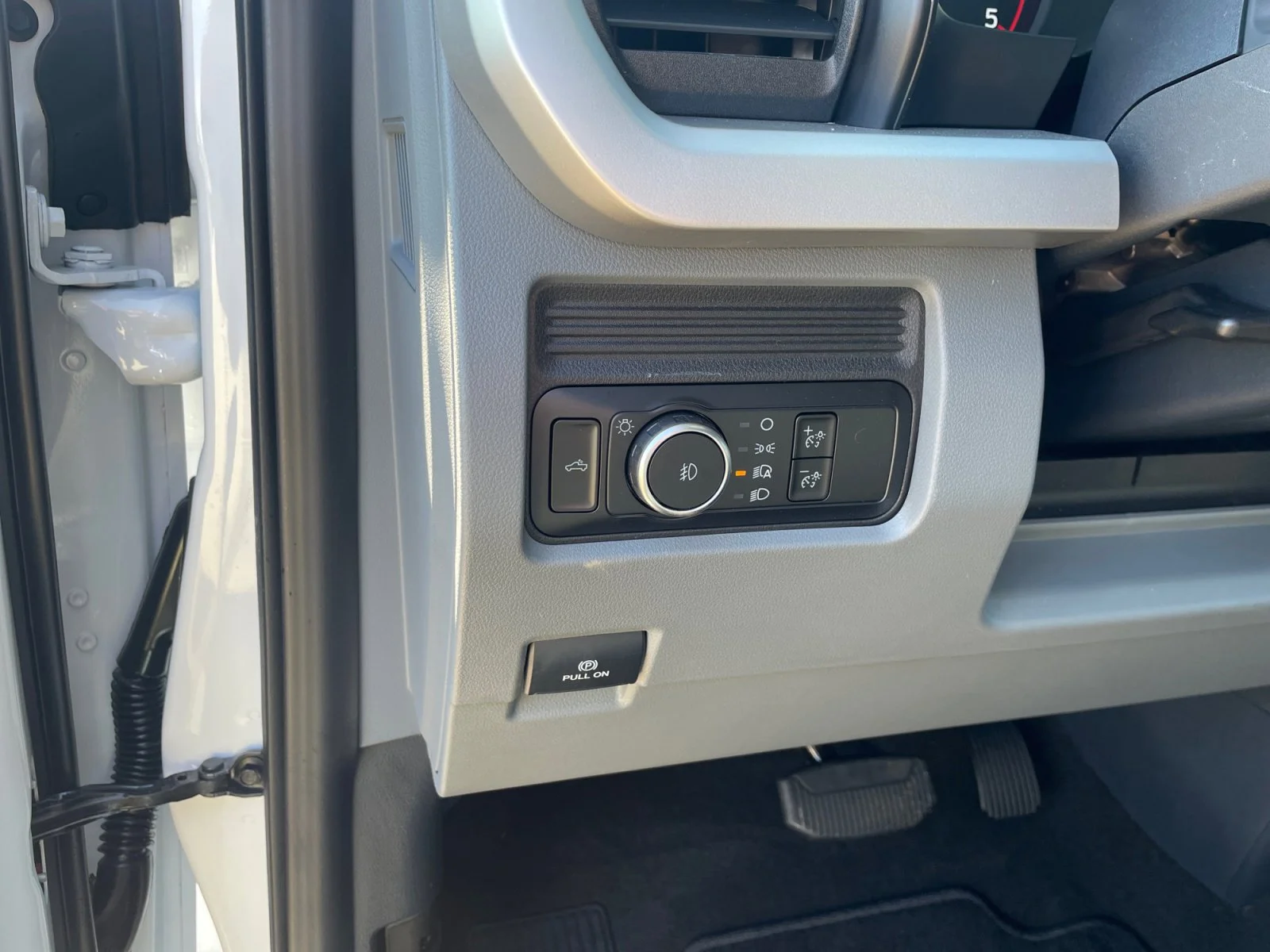 New 2026 Oxford White Ford XLT image 16