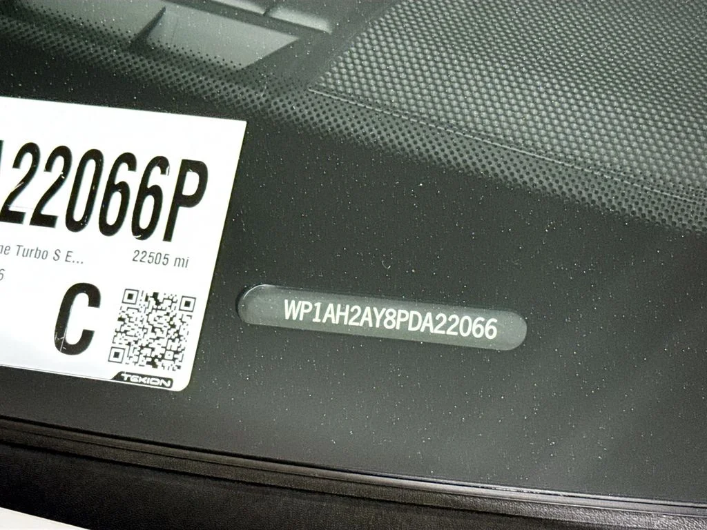 2023 Porsche Cayenne Turbo S E-Hybrid - Photo 32