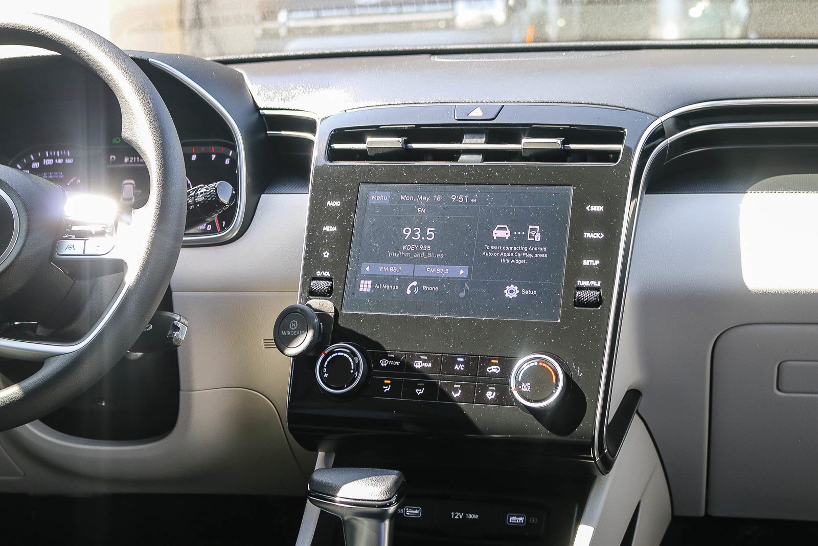 2024 Hyundai Tucson SE - Photo 12