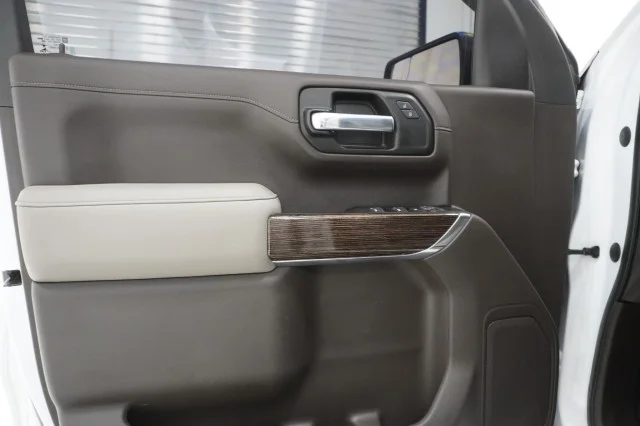 Used 2020 WHITE GMC Elevation image 16