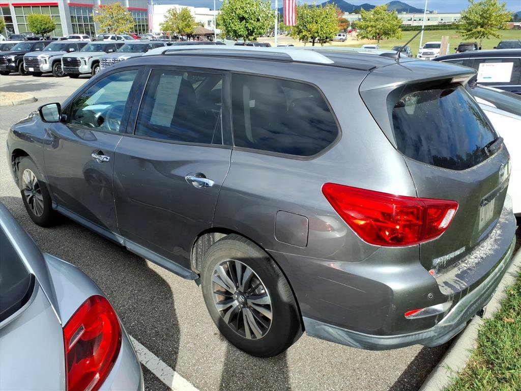 Used 2017 Gray Nissan SV image 11