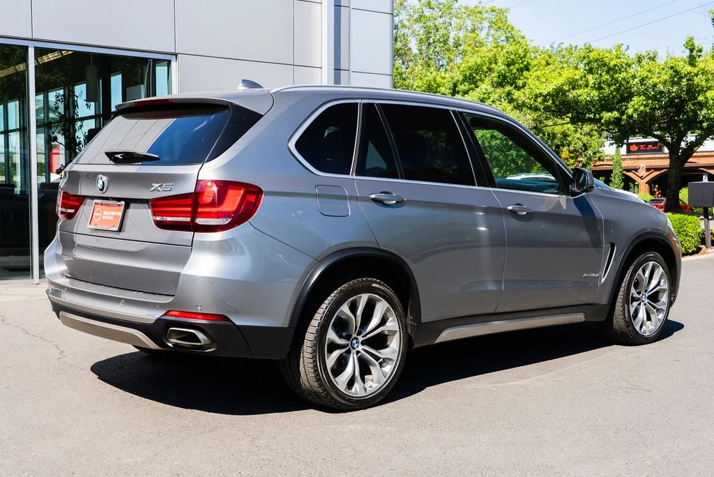 Used 2018 Gray BMW xDrive35d image 6