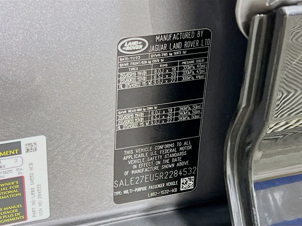 Used 2024 Eiger Gray Metallic Land Rover X-Dynamic SE image 34
