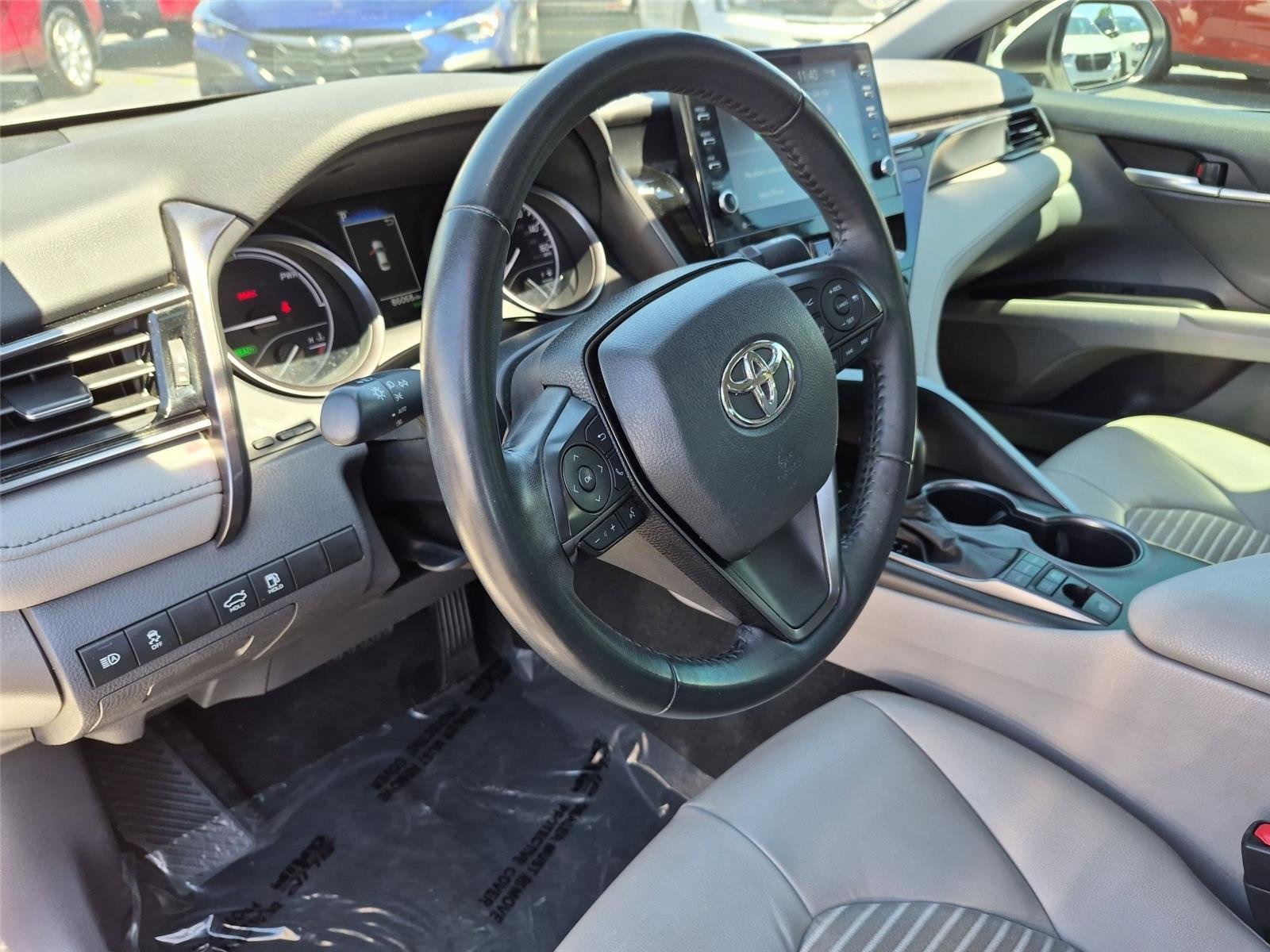 Used 2023 Ice Cap Toyota Hybrid SE image 17