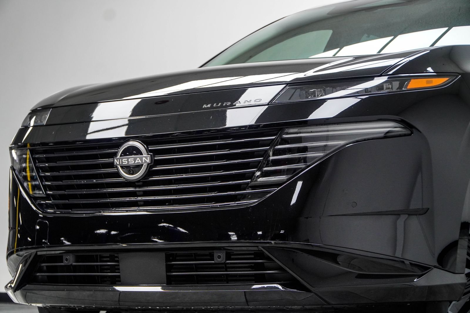 Used 2025 Black Nissan Platinum image 2