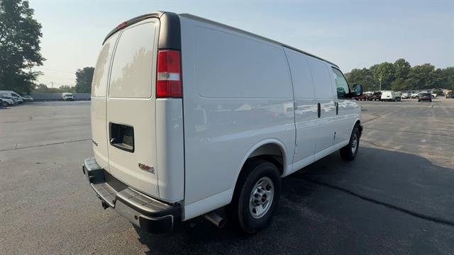 2025 GMC Savana Cargo Work Van - Photo 8