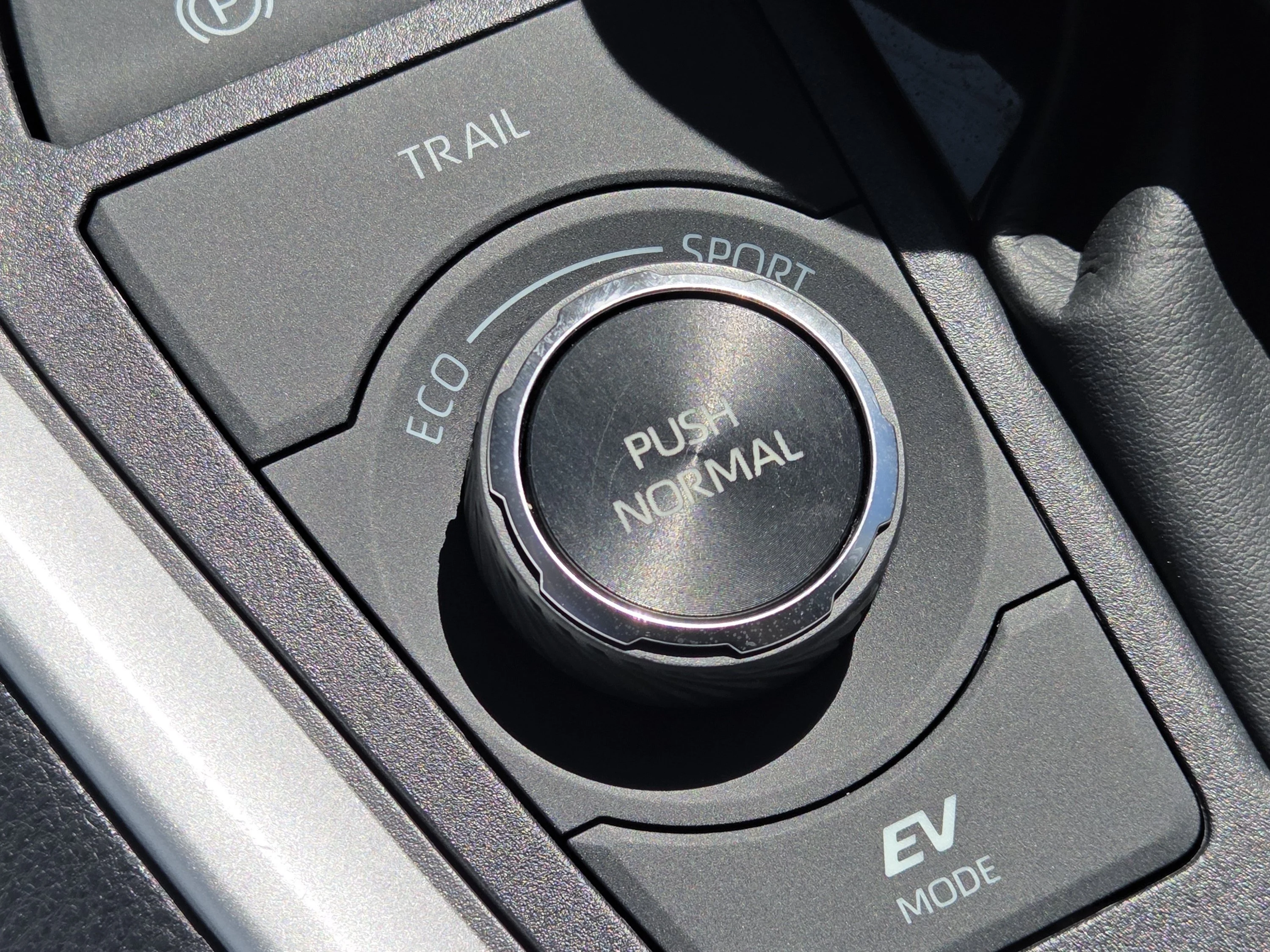 Used 2025 Silver Sky Metallic Toyota XLE image 14