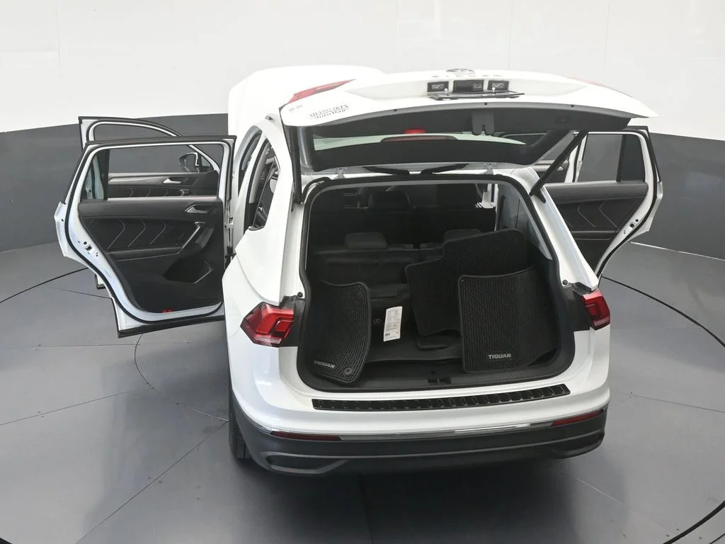 Used 2023 White Volkswagen 2.0T SE image 68