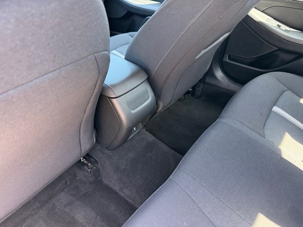 Used 2024 White Hyundai SEL image 17