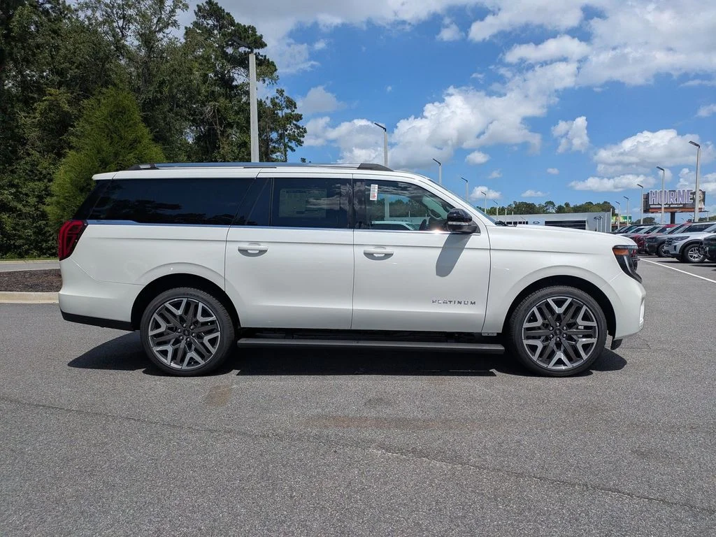 New 2026 Star White Metallic Tri-Coat Ford Platinum image 3