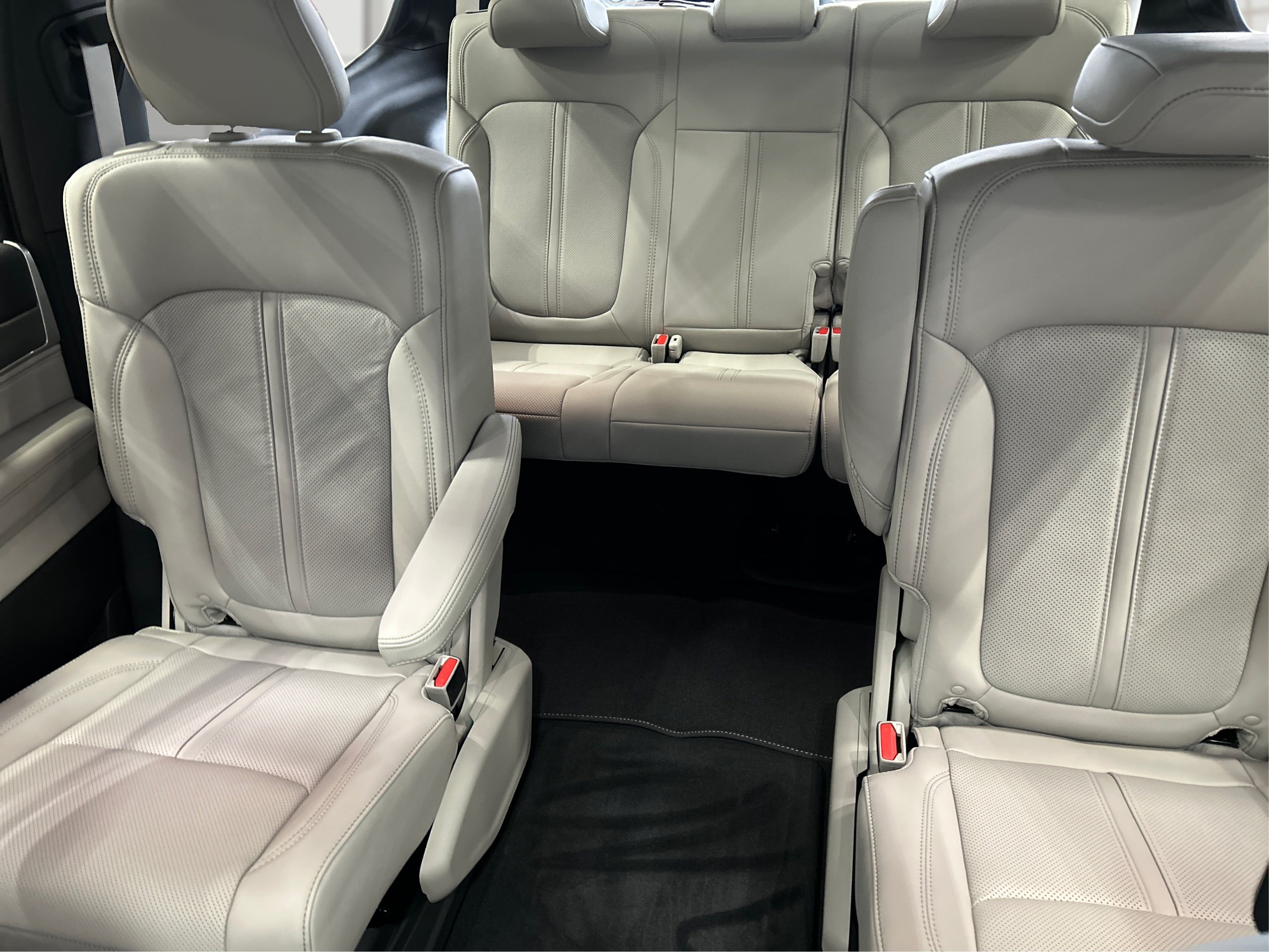 New 2026 Velvet Red Pearl-Coat Exterior Paint Jeep Limited Reserve image 14