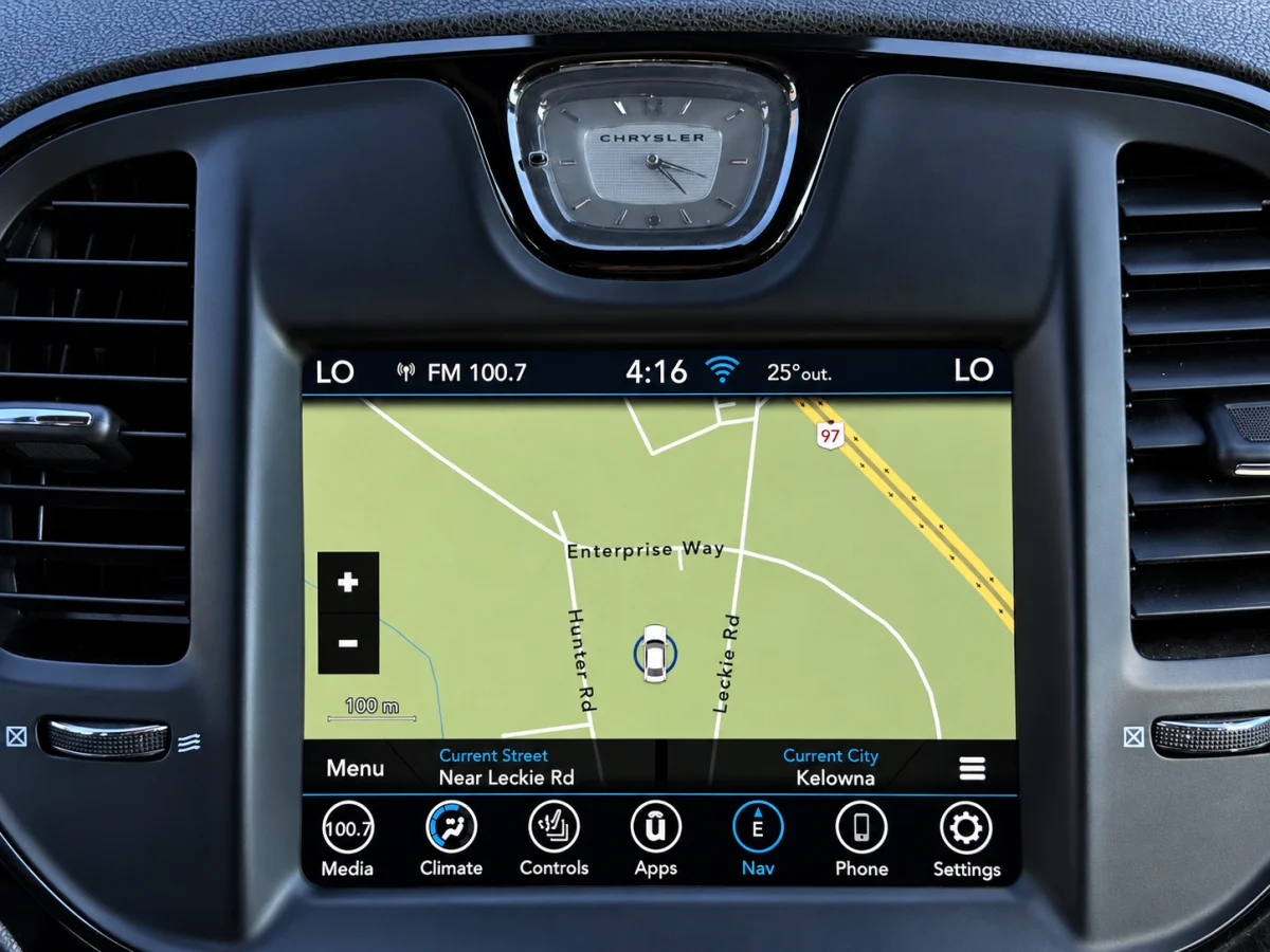 Used 2021 Black Chrysler S V6 Awd image 20