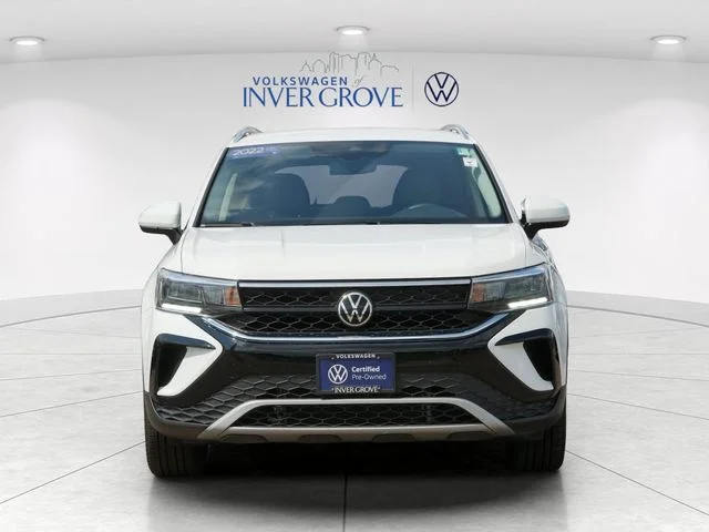 Used 2022 Volkswagen Taos SE with VIN 3VVYX7B21NM047159 for sale in White Bear Lake, Minnesota