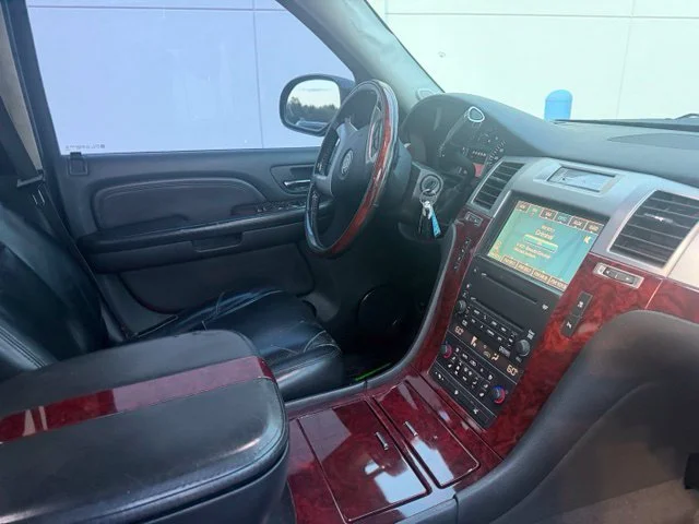Used 2008 Black Cadillac Base image 10