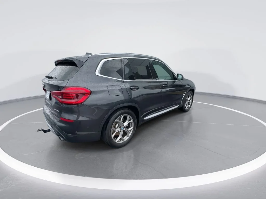 Used 2021 Gray BMW xDrive30i image 8