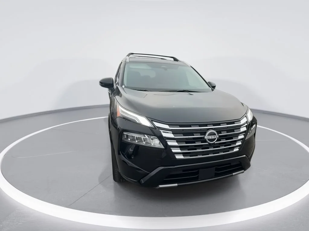Used 2026 Black Nissan Platinum image 3