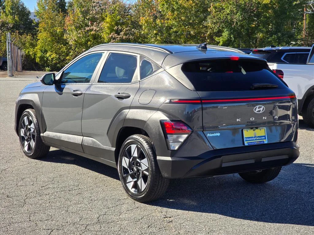 Used 2025 Gray Hyundai SEL image 24