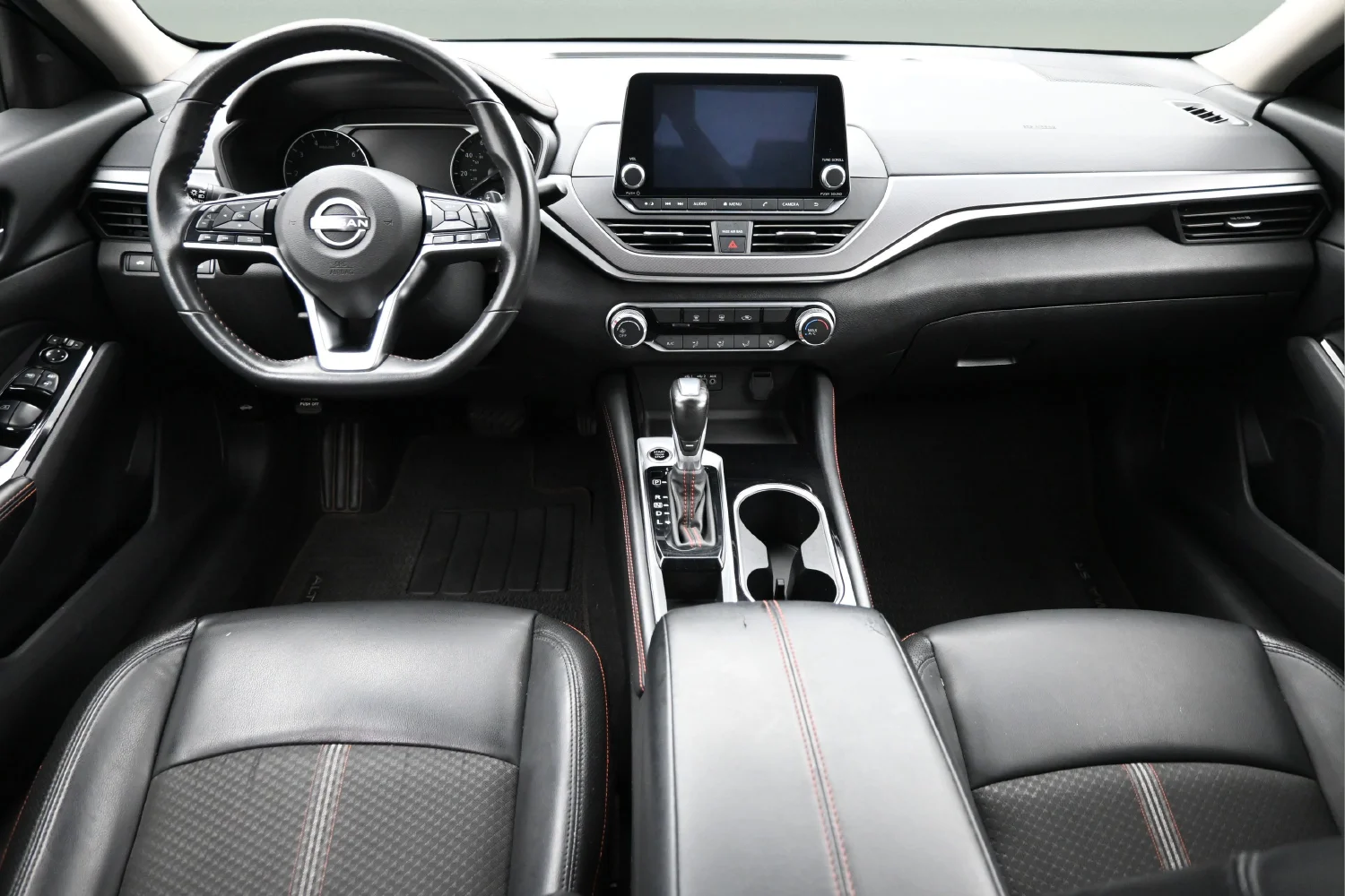 Used 2025 Black Nissan 2.5 SR image 21