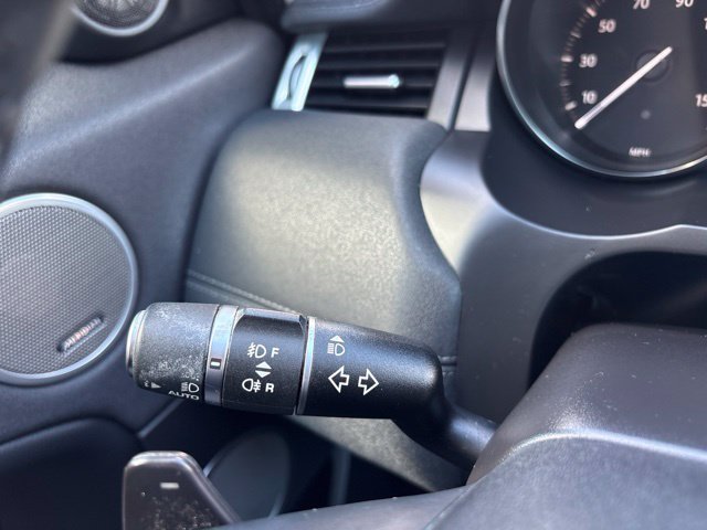 Used 2017  Land Rover SE image 22