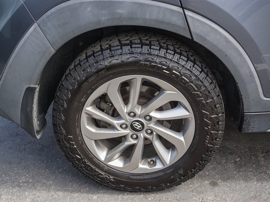 Used 2018 Gray Hyundai SEL image 8