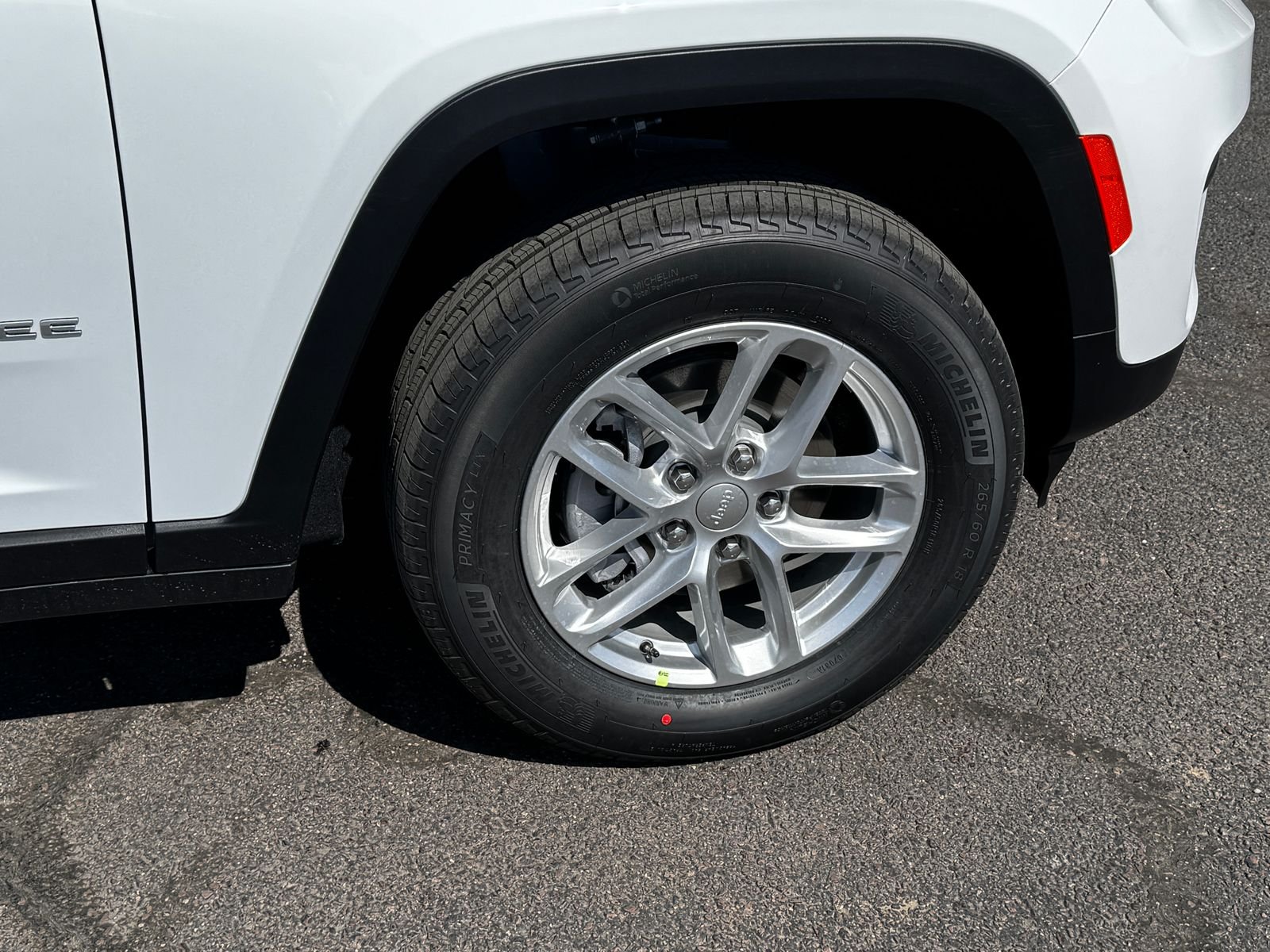 New 2026 Bright White Clearcoat JEEP Laredo X image 20