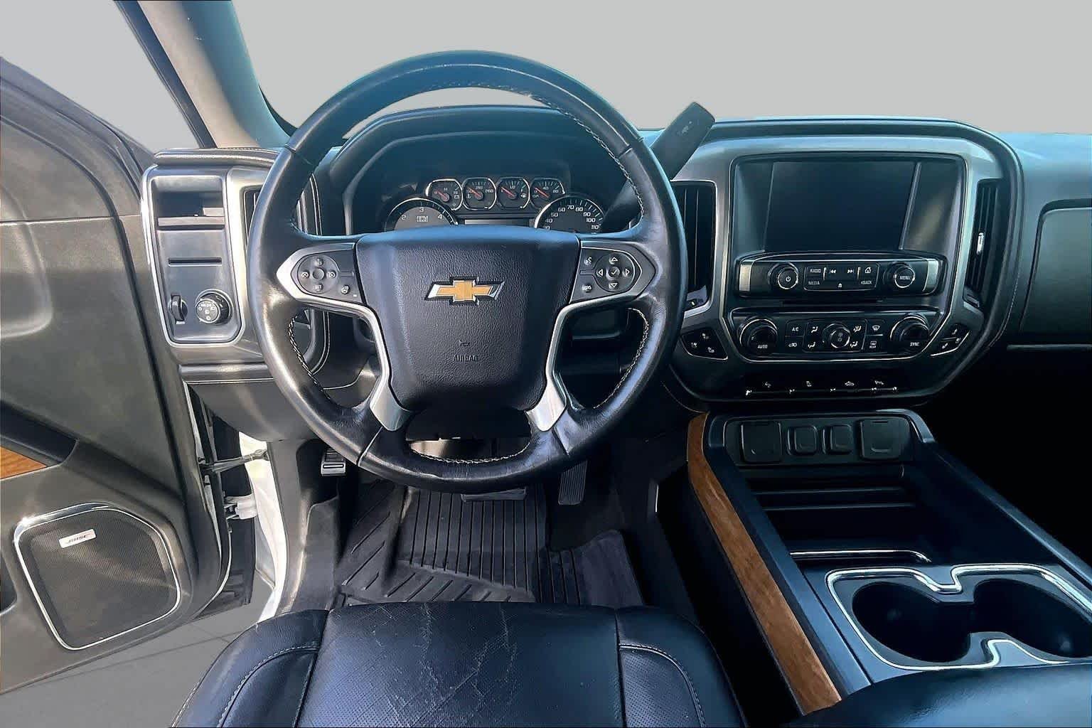Used 2018 Summit White Chevrolet LTZ image 6