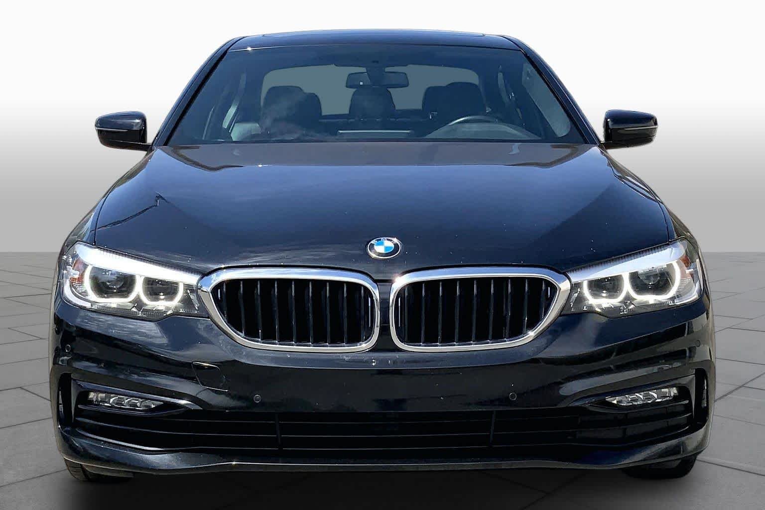 Used 2018 Black Sapphire Metallic BMW 530e xDrive iPerformance image 3