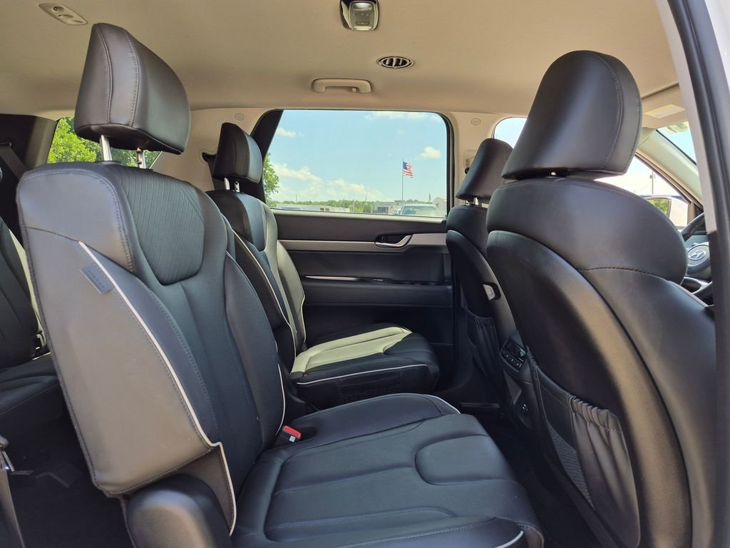 Used 2023 White Hyundai SEL image 29
