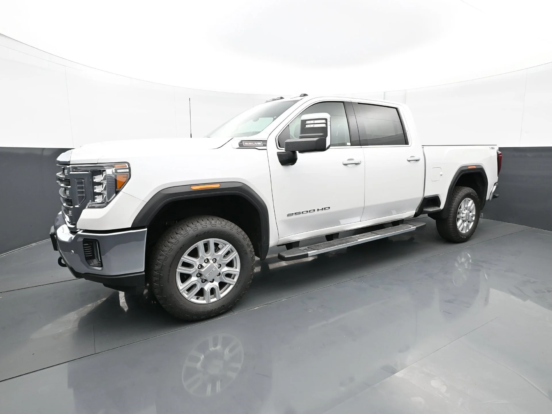 Used 2020 GMC Sierra 2500HD SLT with VIN 1GT49NE7XLF188165 for sale in Roseville, Minnesota