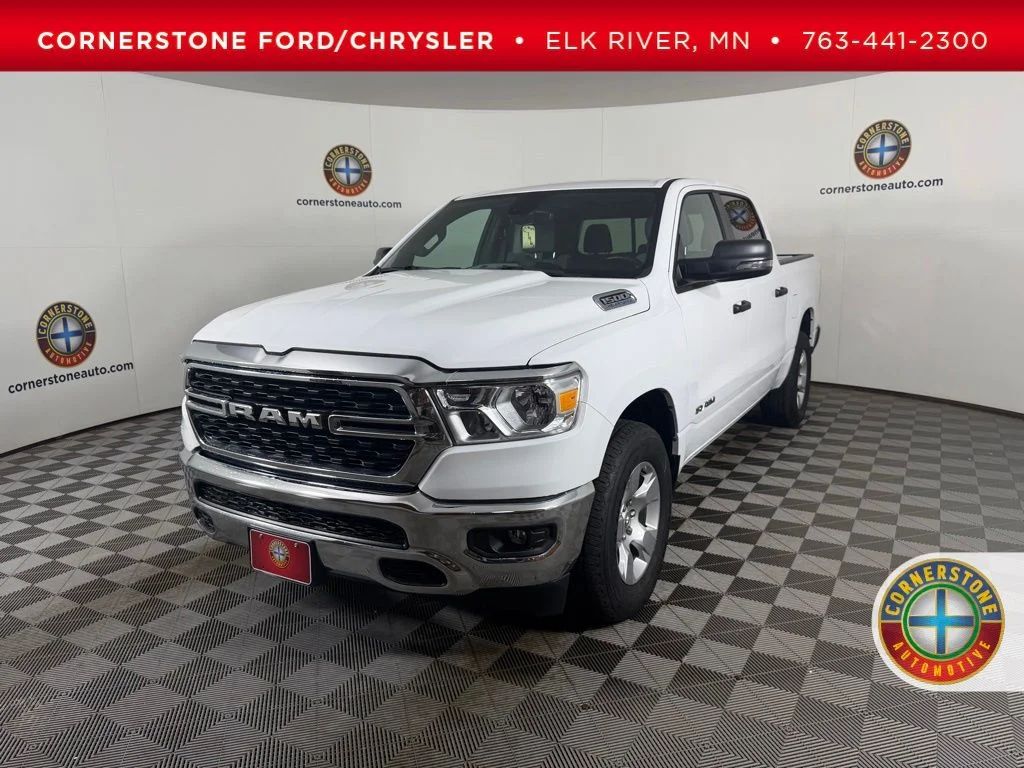 2024 RAM 1500 Big Horn/Lone Star 4x4 Crew Cab 5'7's photo