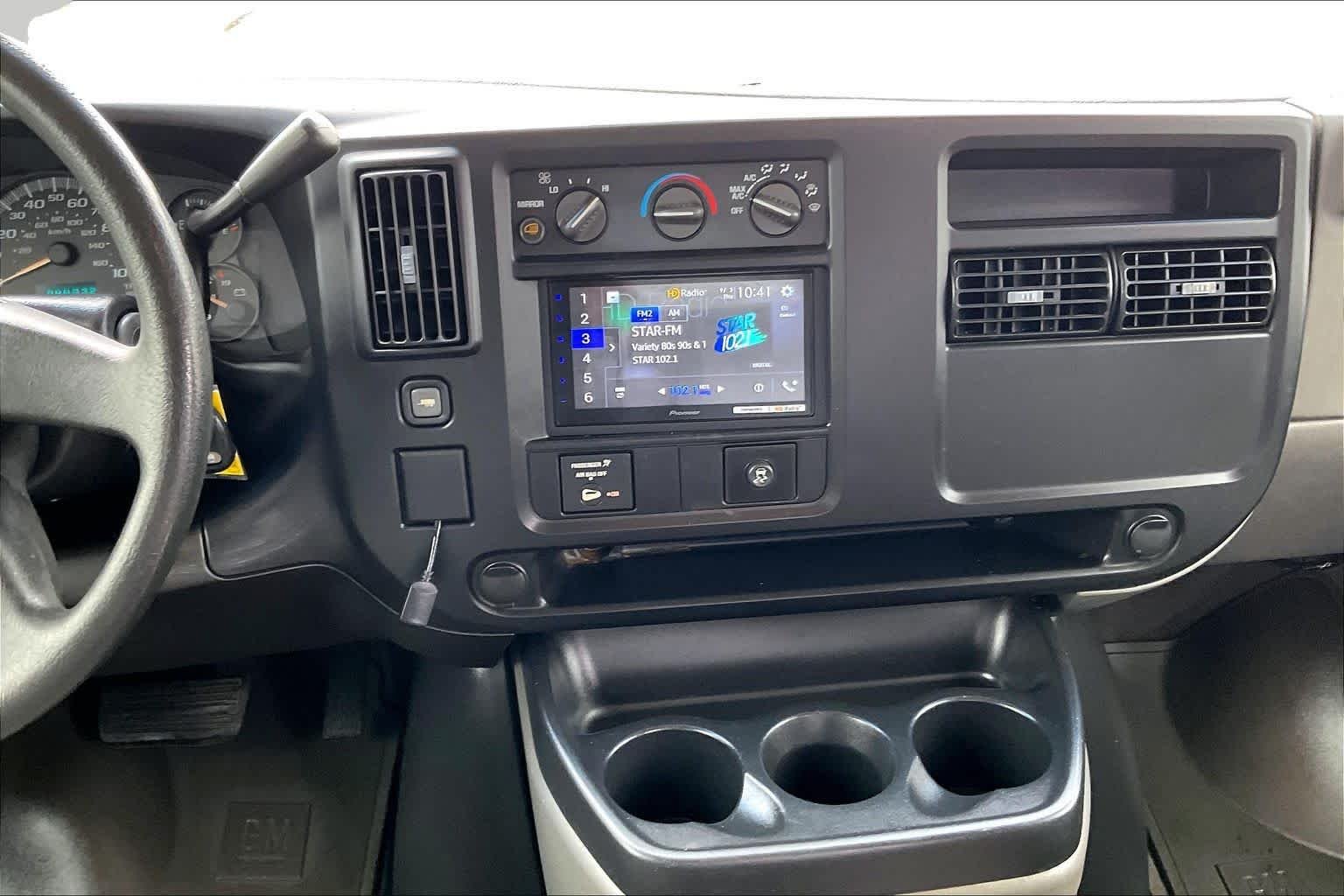 Used 2007 Summit White Chevrolet  image 6
