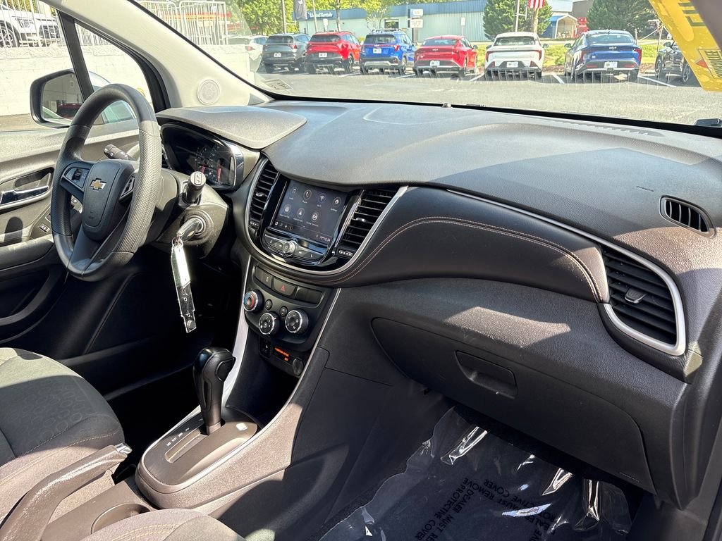 Used 2020 Gray Chevrolet LS image 29