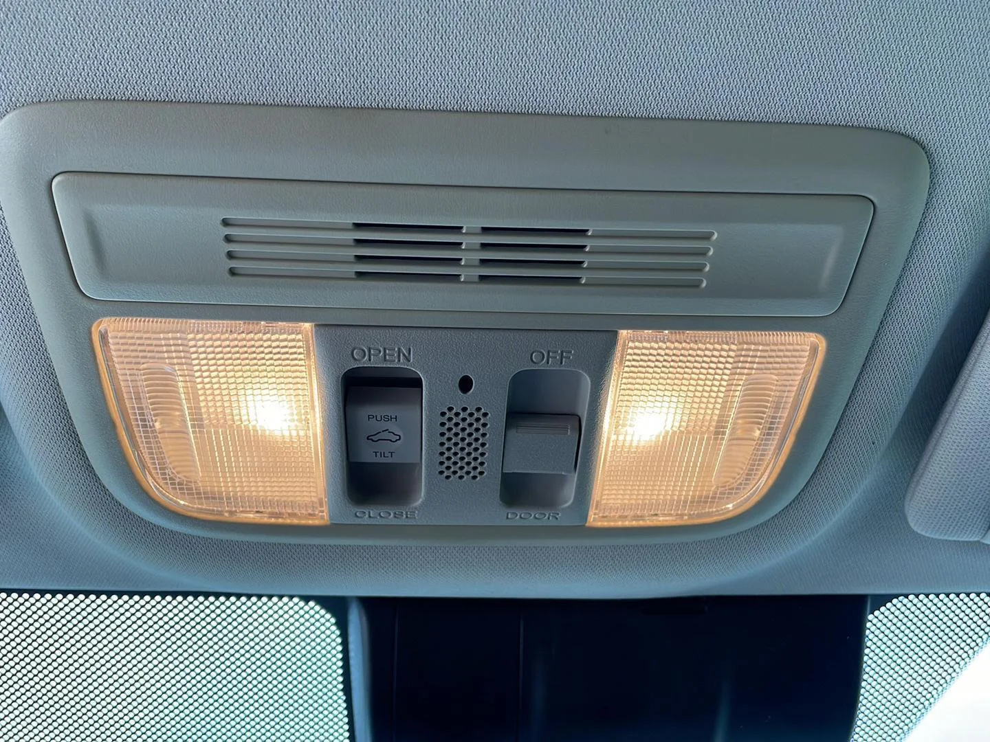 Used 2018  Honda Touring image 15