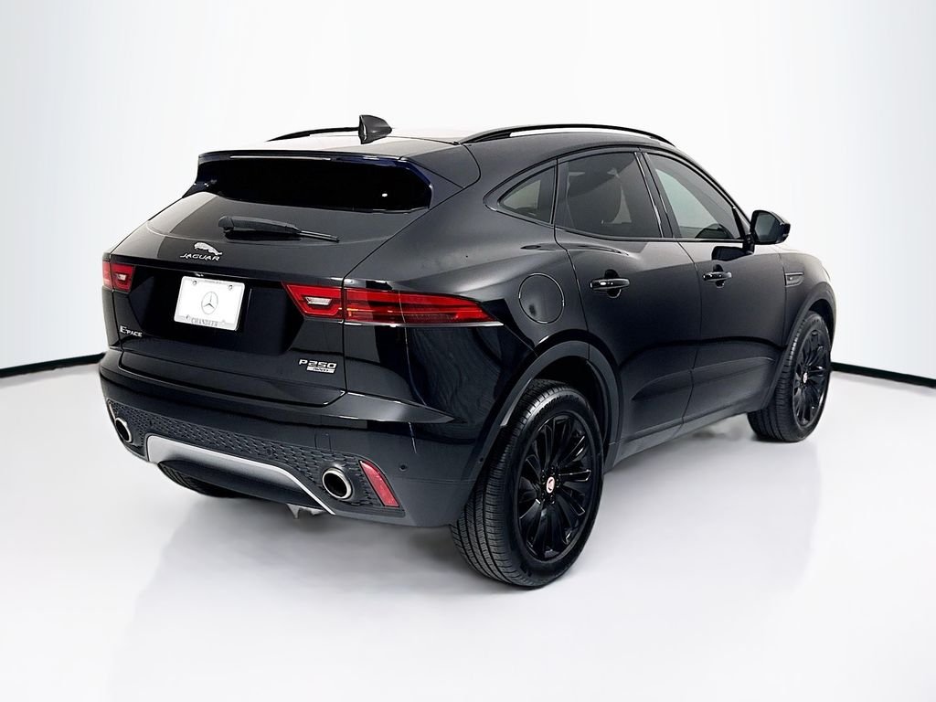 Used 2020  Jaguar SE image 5
