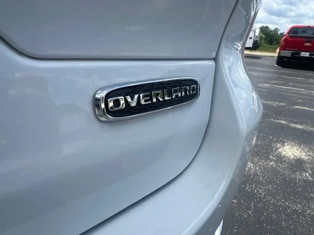 2022 Jeep Grand Cherokee Overland - Photo 16