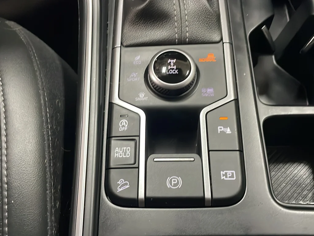 Used 2024 Black Kia S image 30