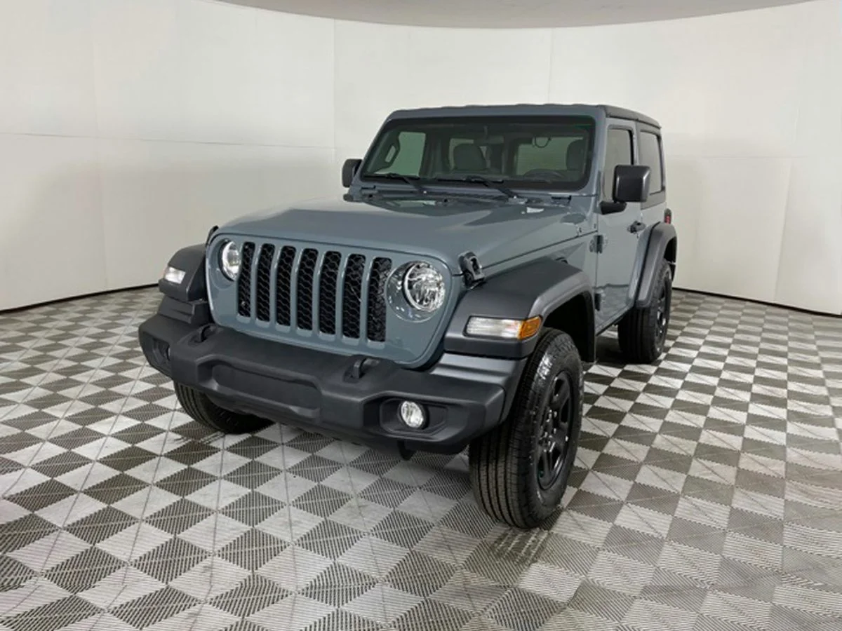 2024 Jeep Wrangler Sport's photo