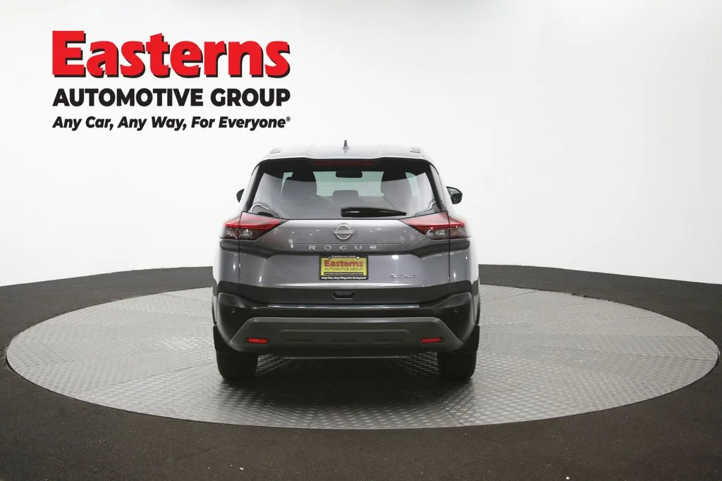 Used 2023 Gray Nissan SV image 39