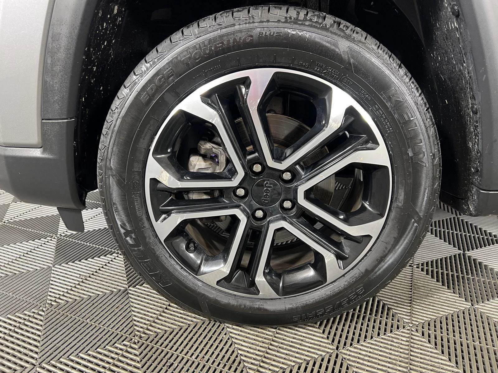 Used 2022 Gy Jeep Limited image 18