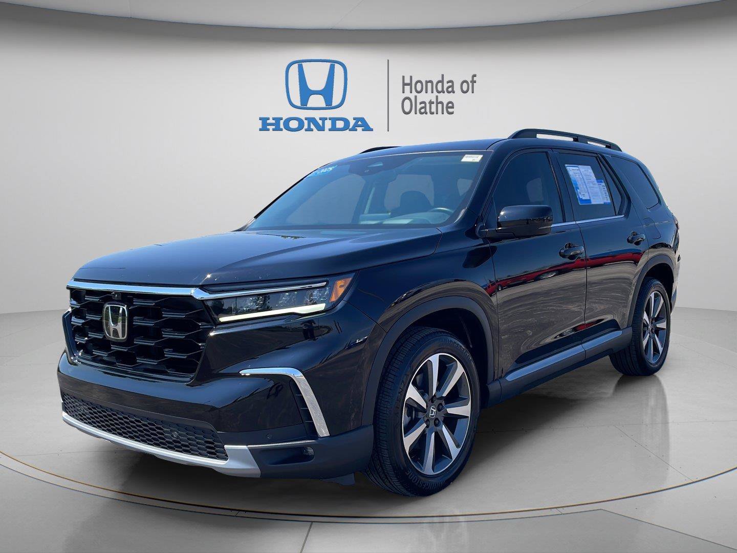 Certified Used 2025 Crystal Black Pearl Honda AWD Elite image 35
