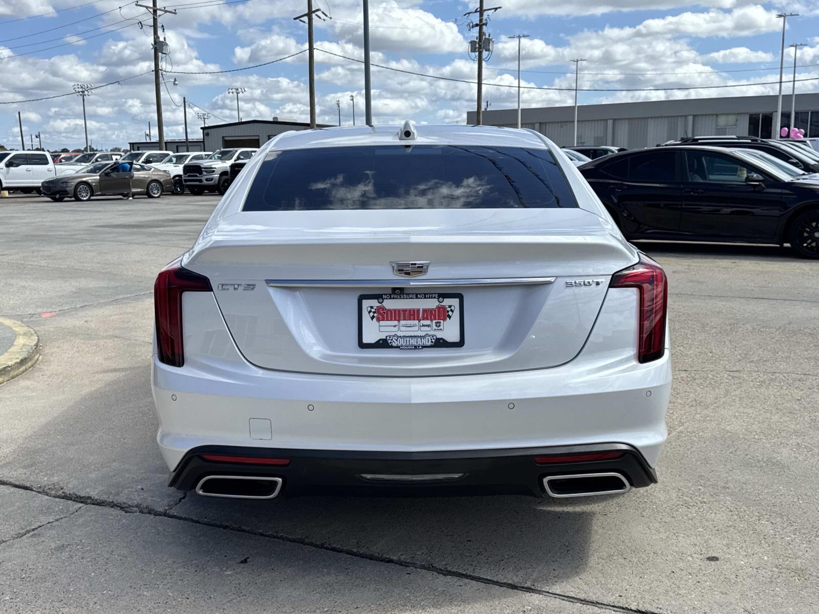 Used 2021 Crystal White Tricoat Cadillac Premium Luxury image 6